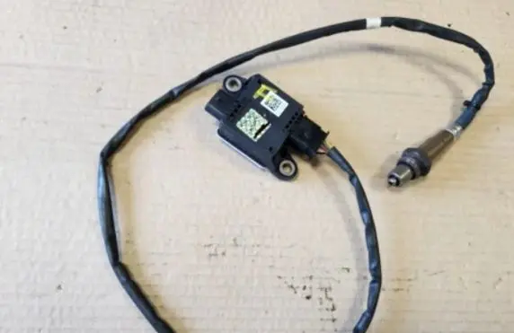Volkswagen PASSAT B8 Lambda probe sensor 05L906261B NE62886