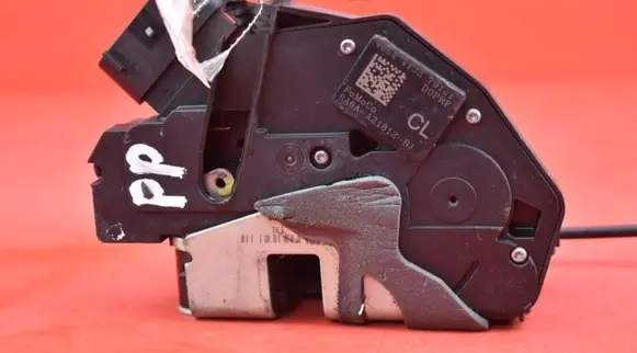 Ford Fiesta Front door lock 8A6A-A21812-BJ
