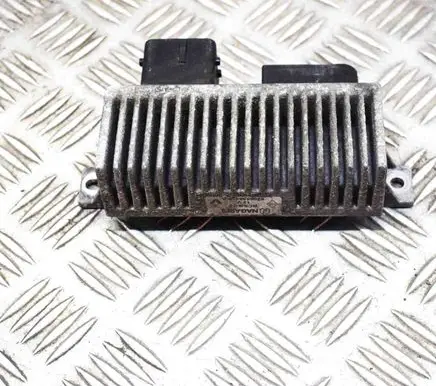 Opel Movano B Glow plug pre-heat relay 8200558438A