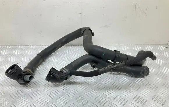 Engine coolant pipe/hose