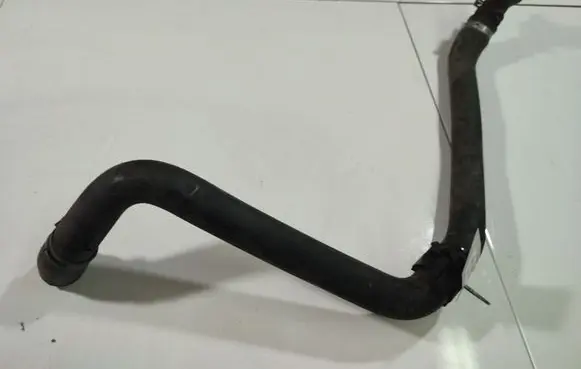 Volkswagen Golf V Engine coolant pipe/hose