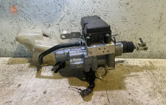 Toyota C-HR I Master brake cylinder 4721010380 006300627