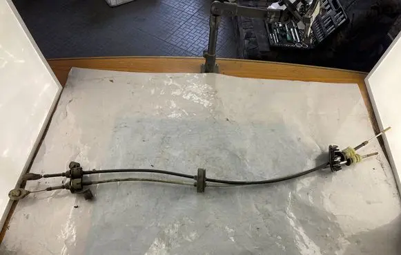 Gear shift cable linkage