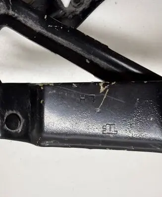 Dodge Challenger Tailgate/trunk/boot hinge 04589667