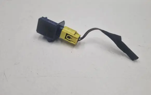 Mercedes-Benz CLS C218 X218 Airbag deployment crash/impact sensor A2128204926 2128204926