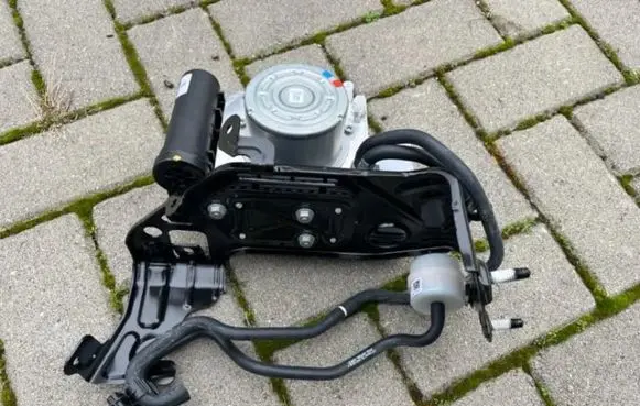 Mercedes-Benz C W206 Other under body part 