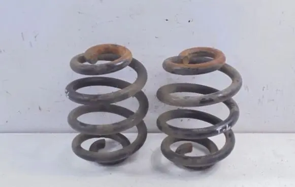 Volkswagen Transporter - Caravelle T4 Rear coil spring