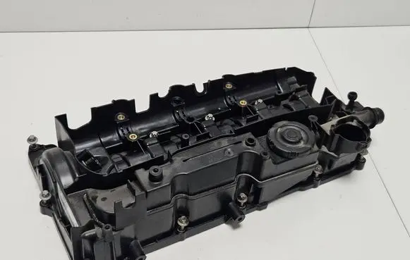 BMW 5 F10 F11 Rocker cam cover 8570828 15265812
