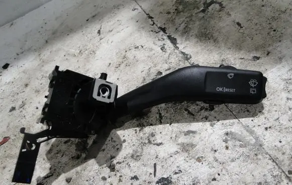 Volkswagen Golf V Wiper control stalk 1K0953519A