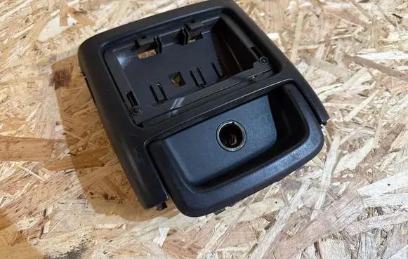 Volvo S60 Cigarette lighter rear 9491290
