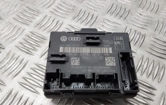 Audi A1 Door control unit/module 8X0959792B