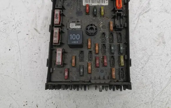 Volkswagen PASSAT B6 Fuse module 3C0937125