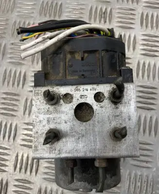 Toyota Avensis T220 ABS Pump 0265216485
