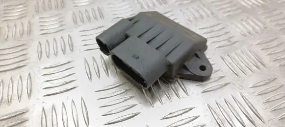 Mercedes-Benz S W221 Glow plug pre-heat relay 0522140709