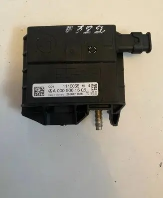 Mercedes-Benz C AMG W205 Battery relay fuse A0009061505 1110055 2806170464