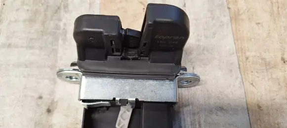 Volkswagen Touran I Tailgate/trunk/boot lock/catch/latch 110946 150C32
