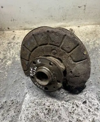 Volkswagen Golf V Front wheel hub