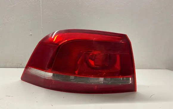 Volkswagen PASSAT B7 Rear/tail lights 3AF945095C E12990 605001