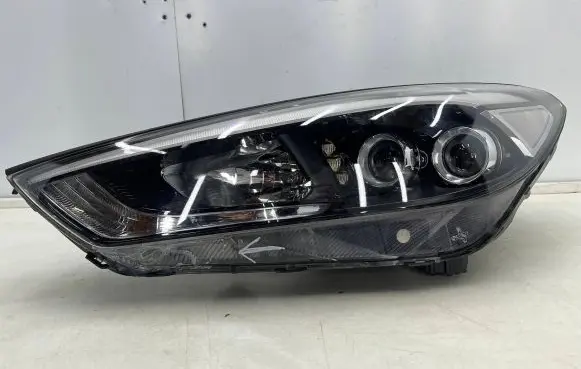Hyundai Tucson TL Headlight/headlamp 92101-d7200