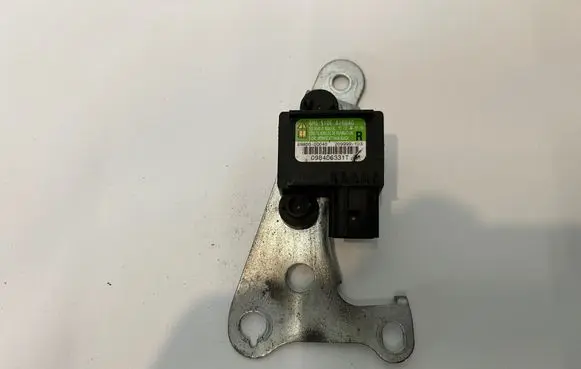 Toyota Yaris Airbag deployment crash/impact sensor 898600D040 209999103