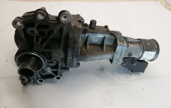 Jeep Compass Gearbox transfer box case p05273456ab