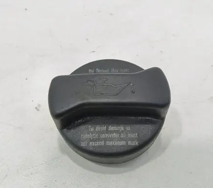 Audi A6 S6 C4 4A Oil filler cap 026103485