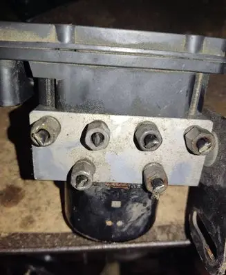 Jeep Grand Cherokee (WK) ABS Pump 00009332D1