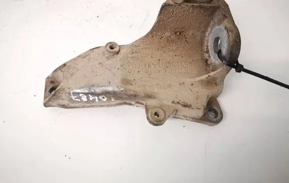 Audi A6 S6 C5 4B Engine mounting bracket 8D0399114AJ
