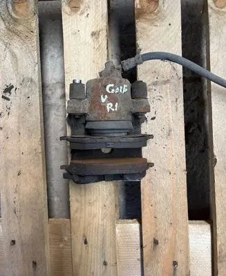 Volkswagen Golf V Front brake caliper