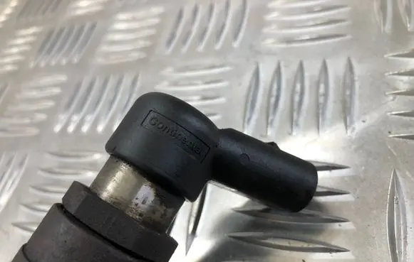 Volkswagen Golf VI Fuel injector 03L130277B