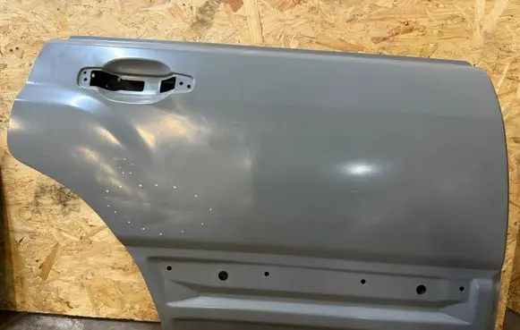Subaru Forester SF Rear door 61401FC003