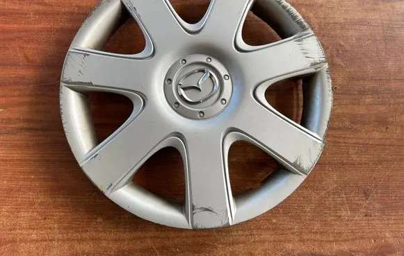 Mazda 6 R15 wheel hub/cap/trim GJ6R37170