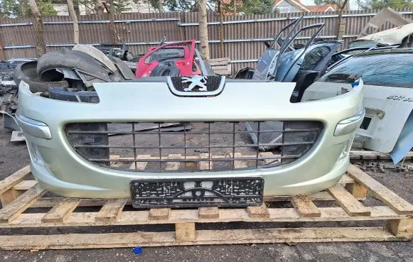 Peugeot 407 Front bumper