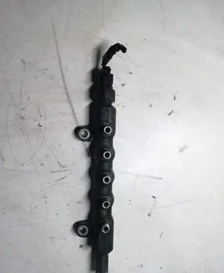 Toyota Avensis T250 Fuel main line pipe 8945871010 08H23