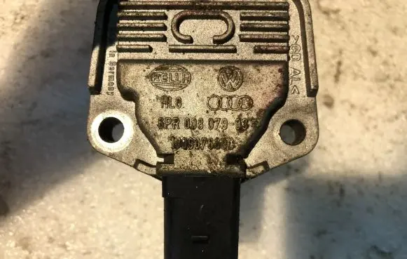 Oil level dip stick