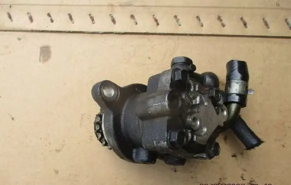 Nissan Qashqai Power steering pump 5M321N34111215