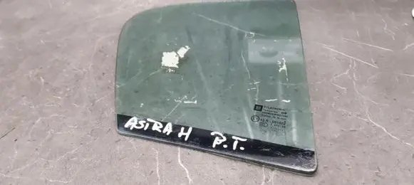 Opel Astra H Rear side window