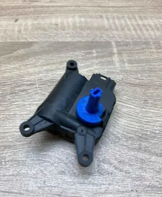 Audi A4 S4 B6 8E 8H Air flap motor/actuator 8E1820511D 0132801305