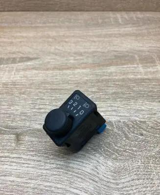 Nissan Primera Headlight level height control switch 37044A D14402