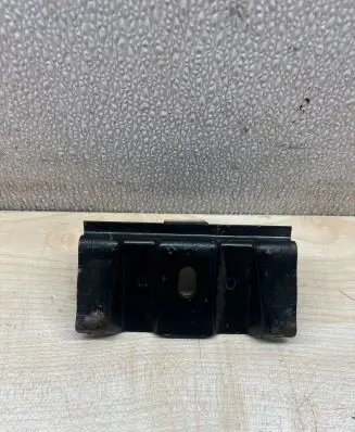 Mercedes-Benz CLS C219 Battery bracket 