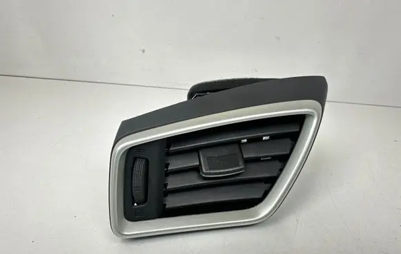 Nissan Qashqai Dashboard side air vent grill/cover trim 687614EA0A