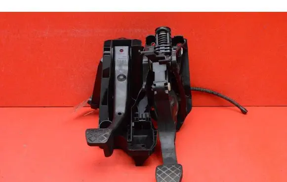 Volkswagen Golf Sportsvan Accelerator throttle pedal 5Q1721058DL