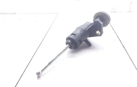 Volkswagen PASSAT B5 Clutch slave cylinder 8E1721401AF