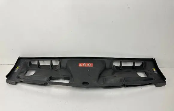 Mercedes-Benz C W204 Radiator trim A2045000255