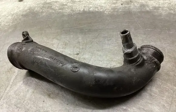 Volvo V70 Intercooler hose/pipe 30714480