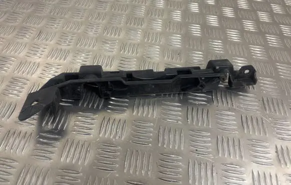 Renault Laguna III Front bumper mounting bracket 622202811R