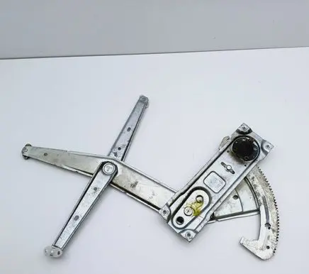 Opel Astra F Front door manual window regulator 90360536 90360536R