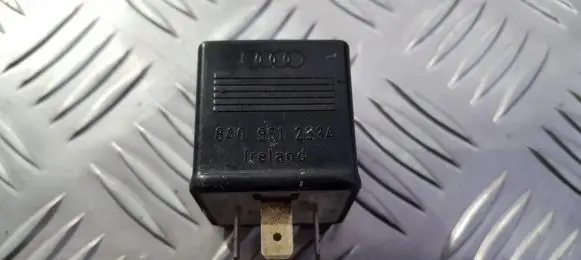 Audi A4 S4 B5 8D Other relay 8a0951253a 899585