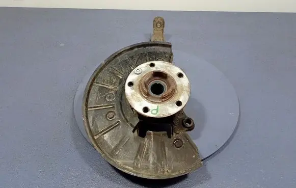 Volkswagen Touareg II Front wheel hub spindle knuckle 7P6407246A