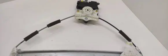 Hyundai i20 (GB IB) Front door window regulator motor 82450-C8010
